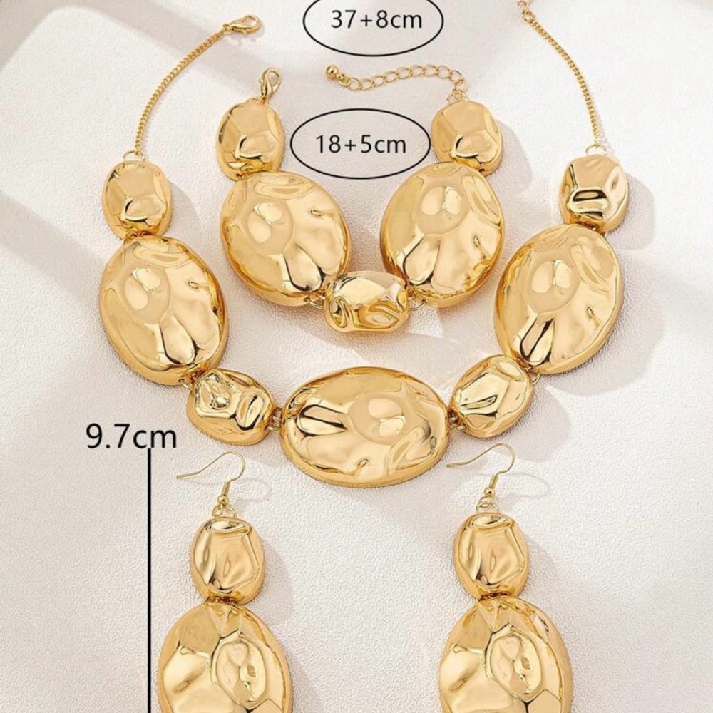 Elegant Gold Tone Jewelry Set Necklace, Earrings and Bracelet - Picture 7 of 7